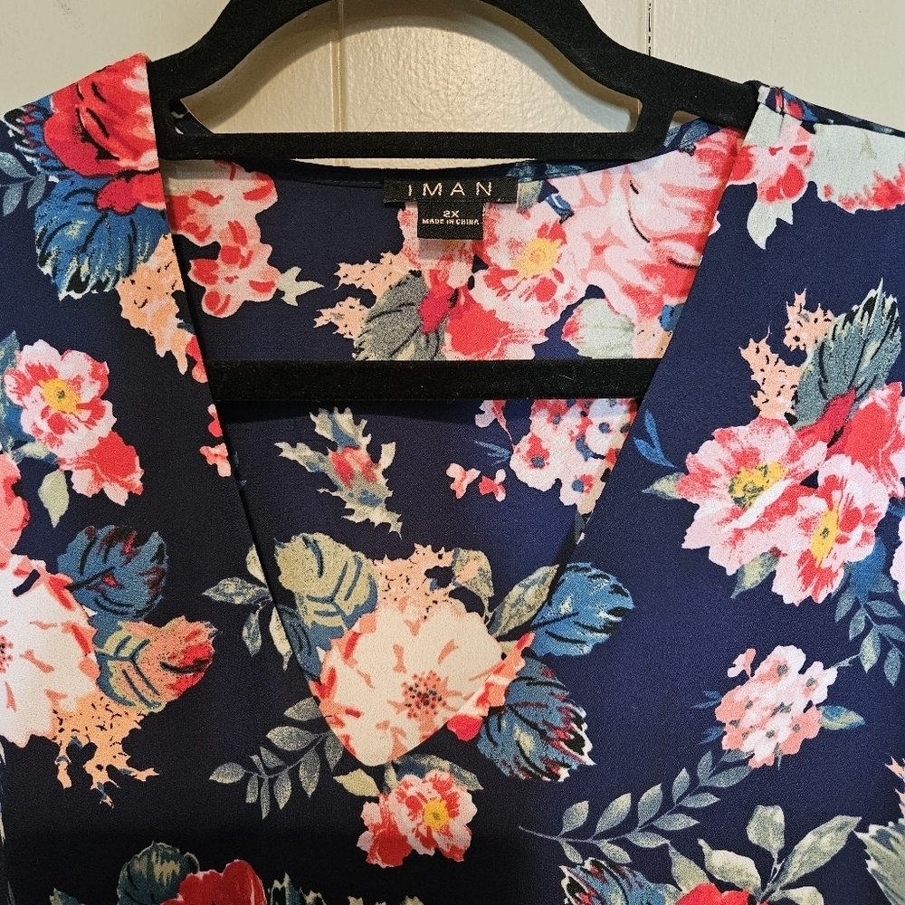 IMAN Plus Size 1X Navy Floral Bell Sleeve Top, Oversized, Flowy - Picture 3 of 3